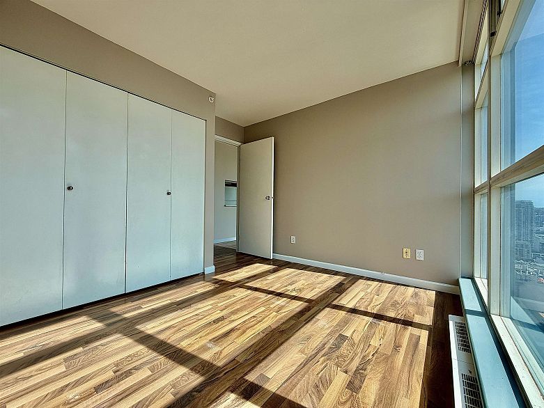 2609 438 Seymour Street