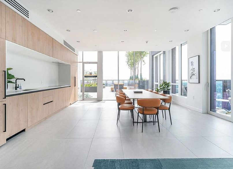 2405 5058 Joyce Street