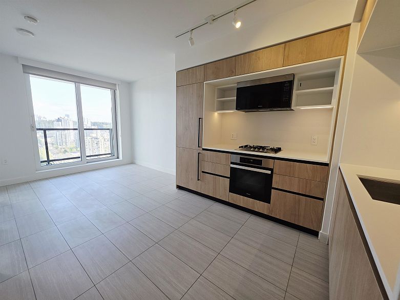 2405 5058 Joyce Street