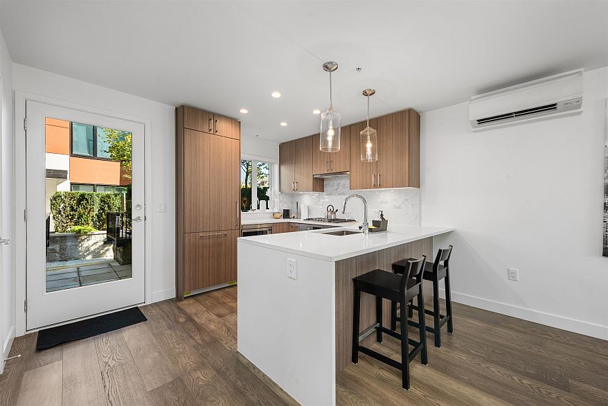 561 W 29th Avenue