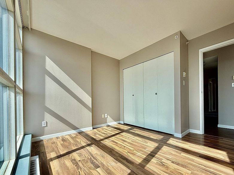 2609 438 Seymour Street