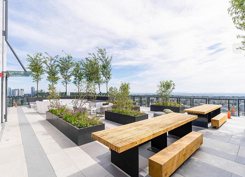 2405 5058 Joyce Street