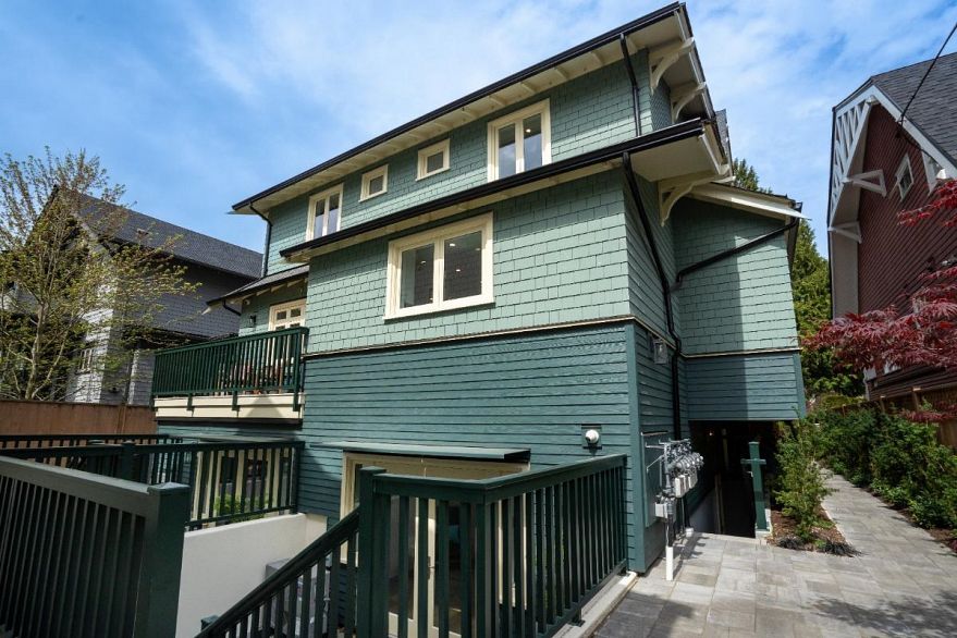 2012 W 15th Avenue