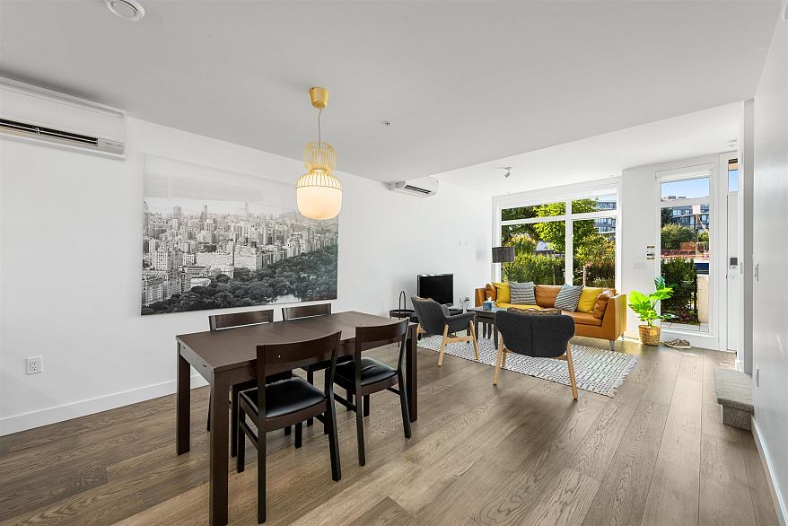 561 W 29th Avenue