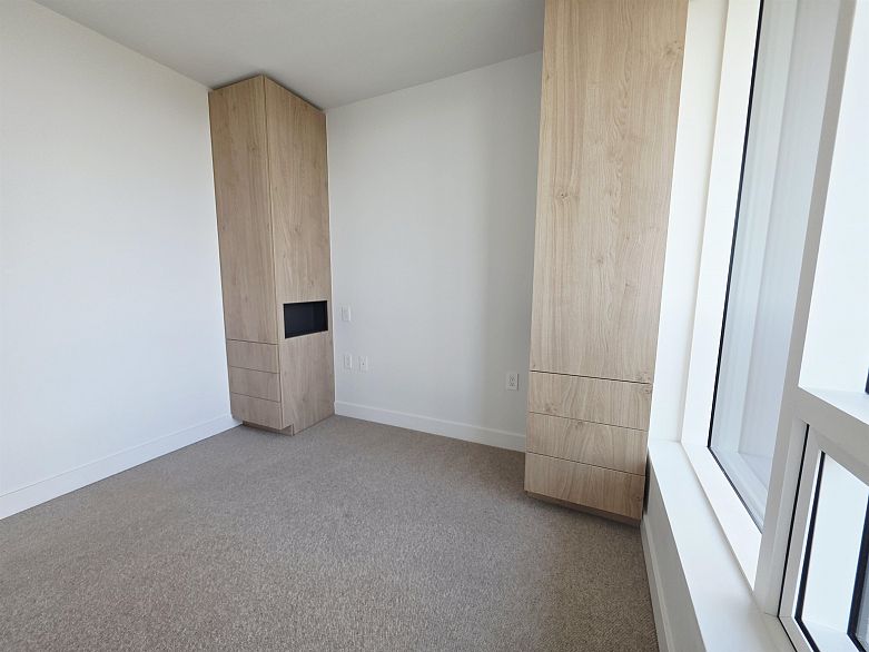 2405 5058 Joyce Street