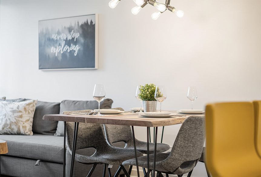 517 618 Abbott Street