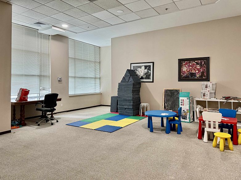 2609 438 Seymour Street