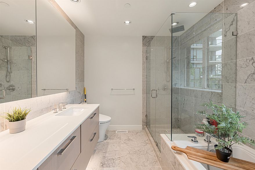 5336 University Boulevard