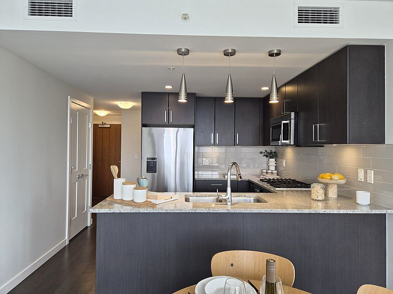 1606 1708 Ontario Street