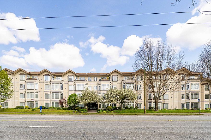 301 2677 E Broadway
