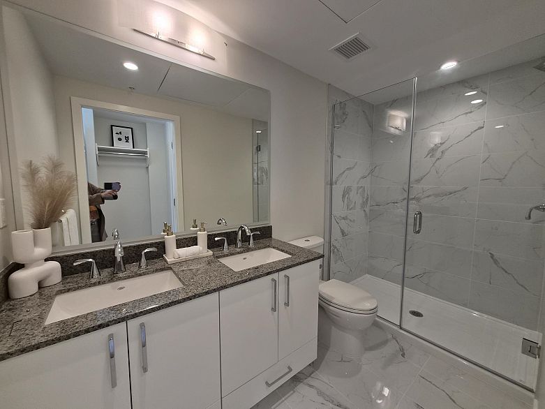 1606 1708 Ontario Street