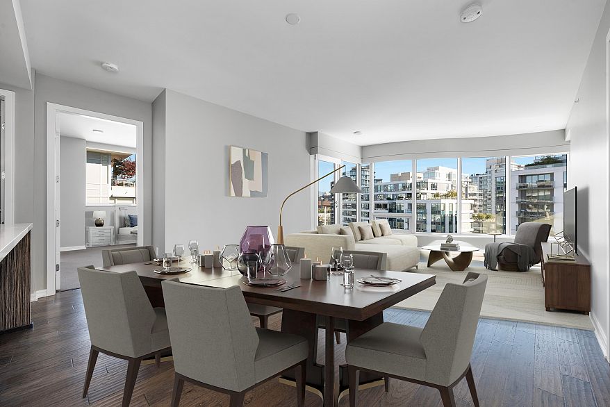 1004 1661 Ontario Street