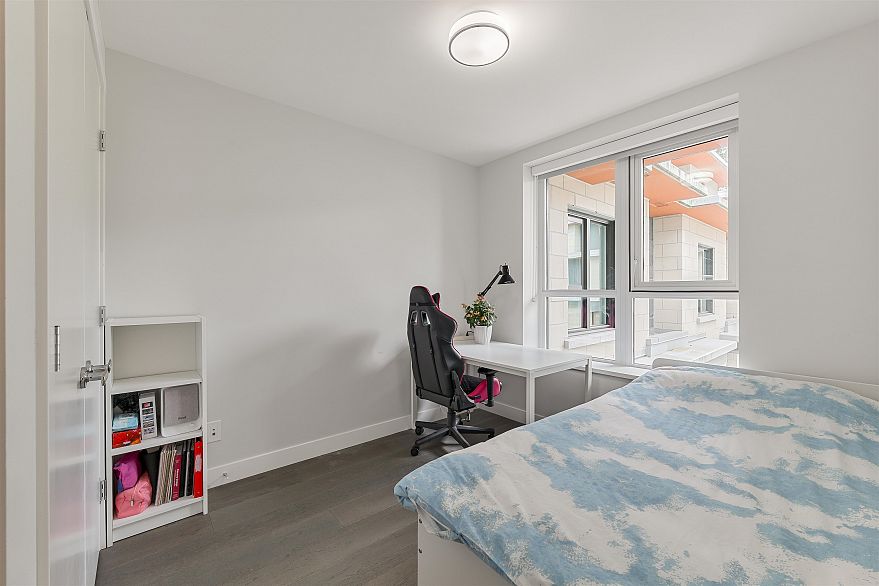 5336 University Boulevard