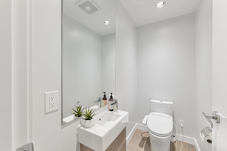 5336 University Boulevard