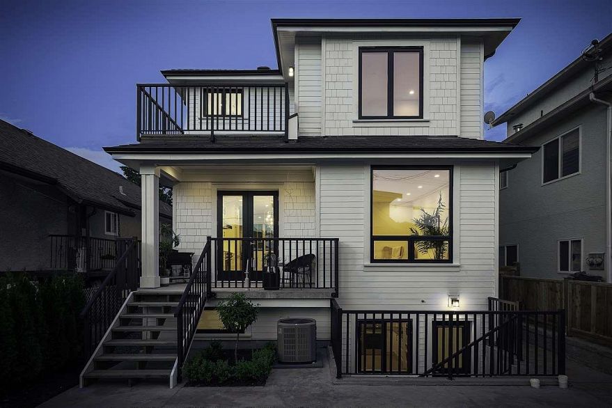 1221 Rossland Street