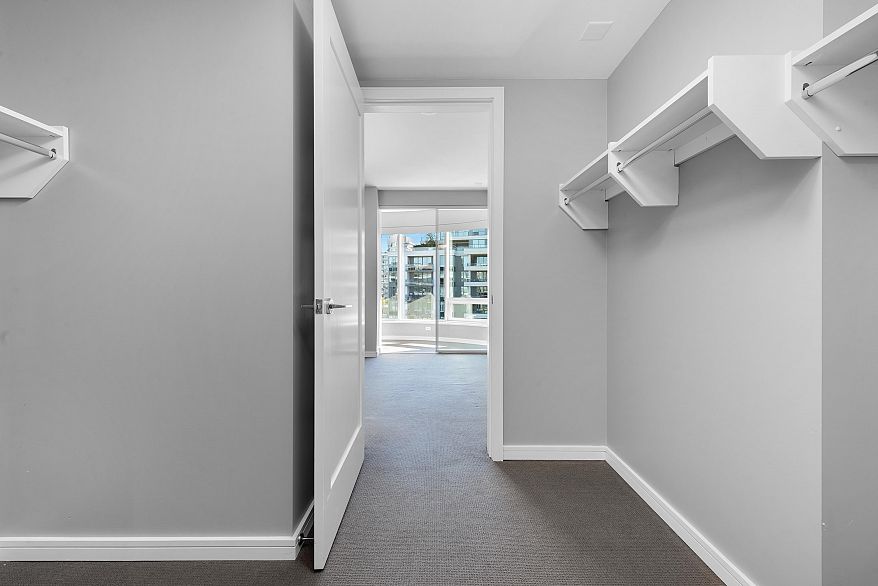 1004 1661 Ontario Street