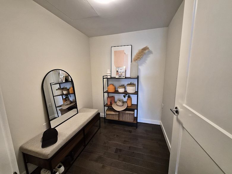 1606 1708 Ontario Street