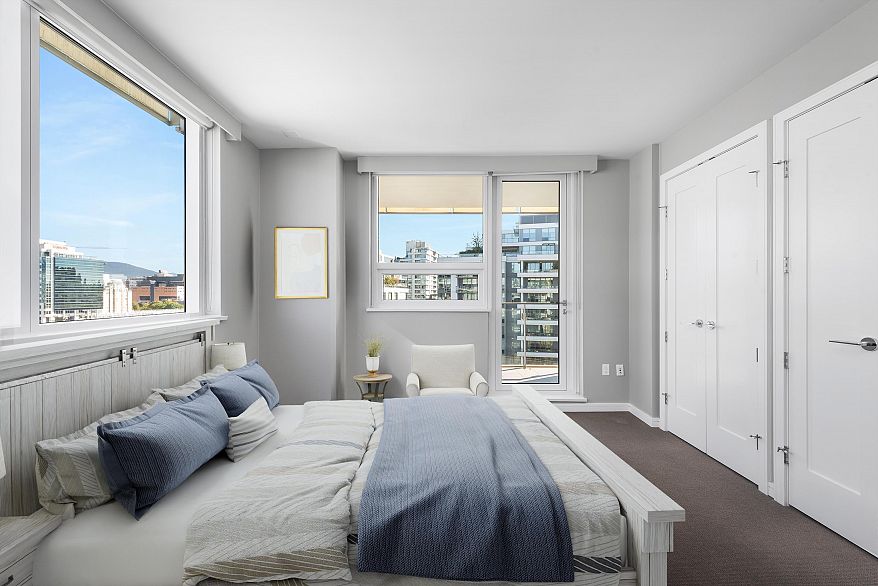 1004 1661 Ontario Street