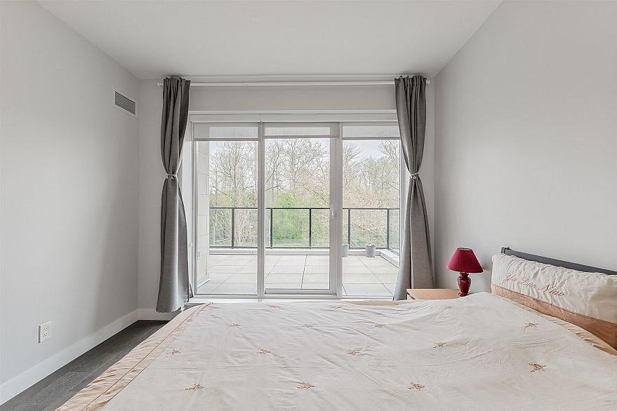 5336 University Boulevard