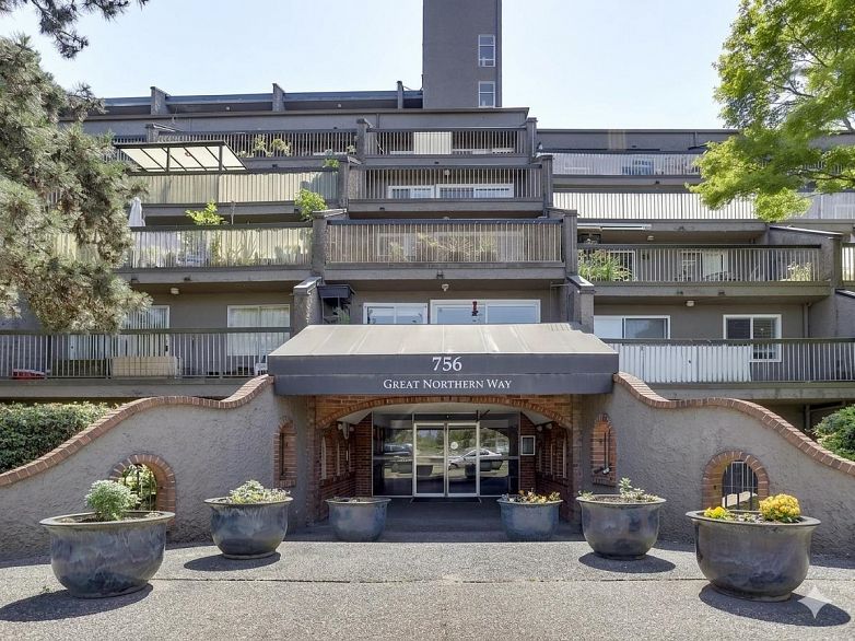 409 774 GREAT NORTHERN WAY, Vancouver BC V5T 1E1