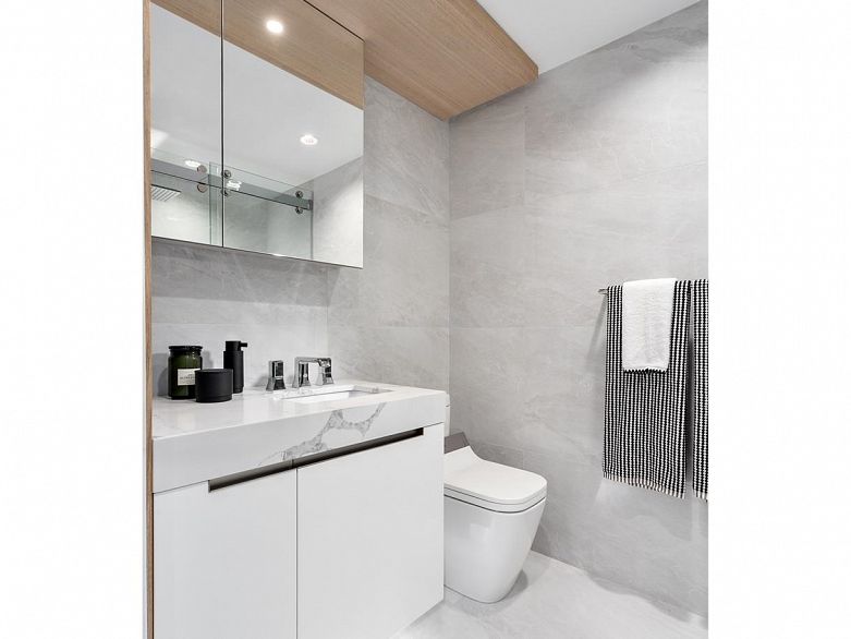 1002 2323 Fir Street