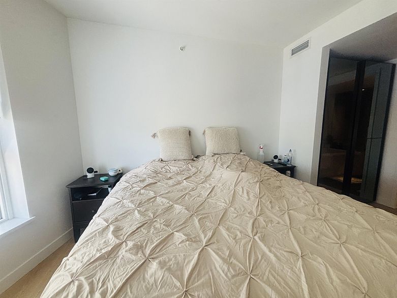 3502 1289 Hornby Street