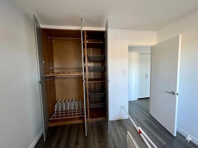 409 774 GREAT NORTHERN WAY, Vancouver BC V5T 1E1