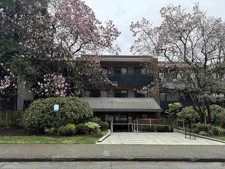 117 2416 W 3rd Avenue