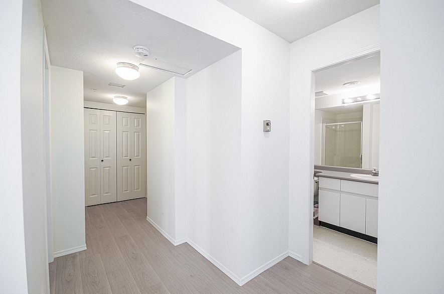 203 865 W 15th Avenue