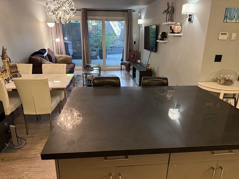 117 2416 W 3rd Avenue