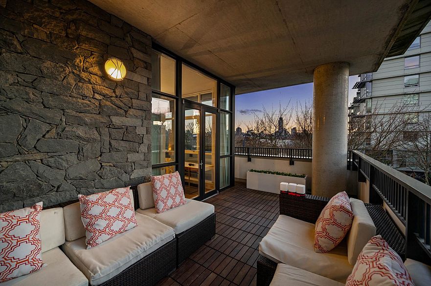595 Beach Crescent