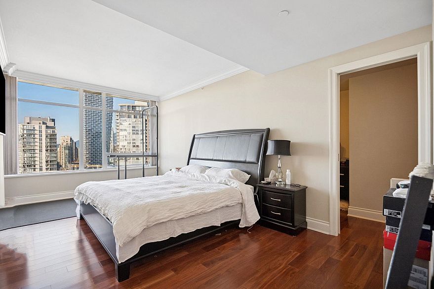 2302 428 Beach Crescent