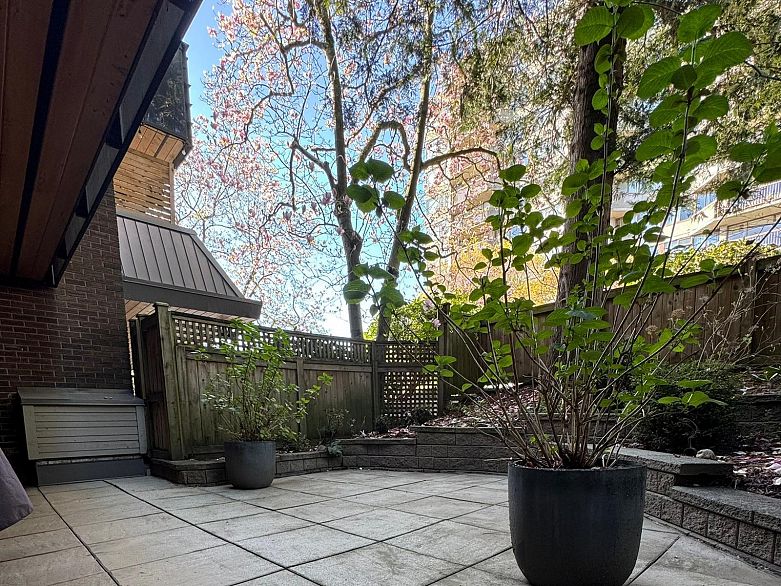 117 2416 W 3rd Avenue