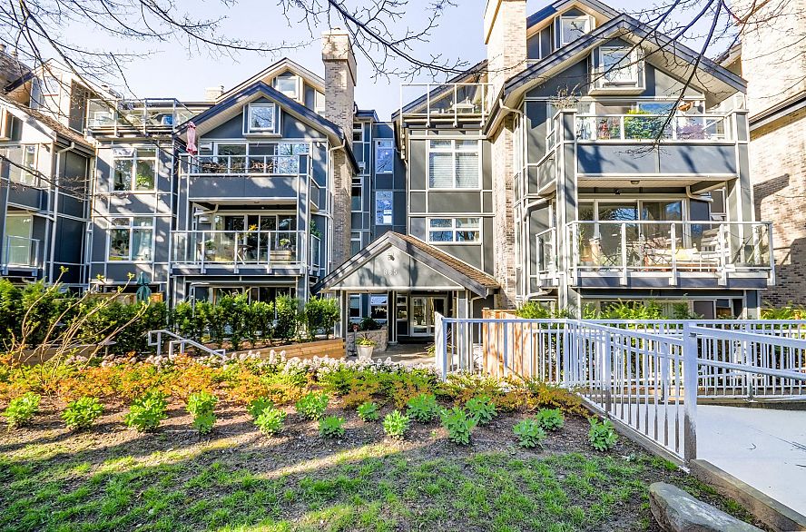 203 865 W 15th Avenue