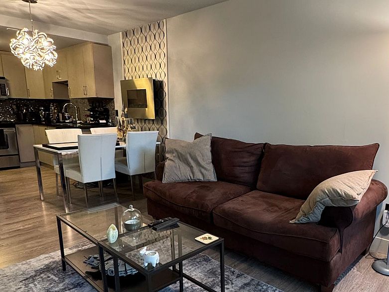 117 2416 W 3rd Avenue