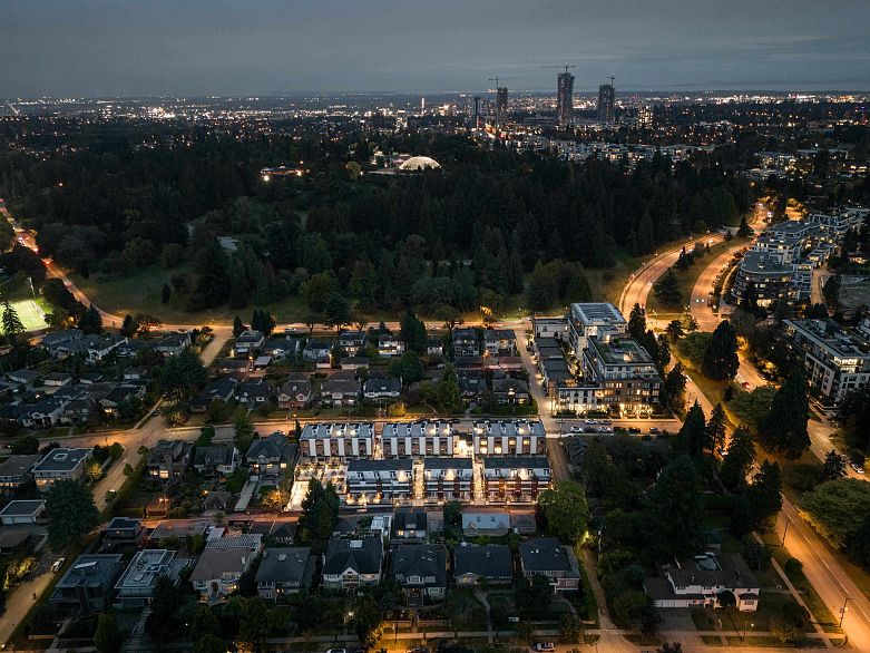 162 479 W 28th Avenue