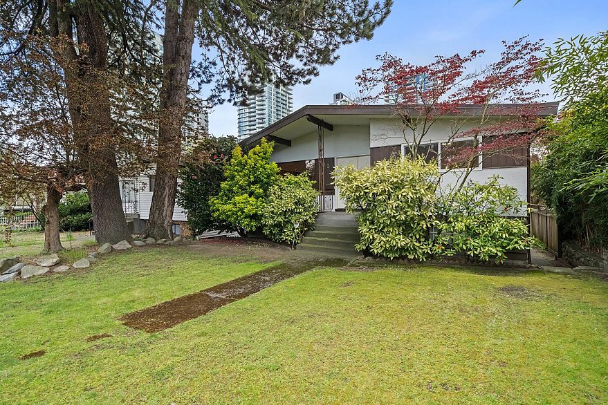 532 W 64th Avenue