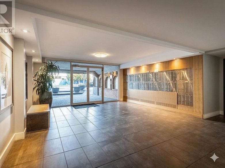 409 774 GREAT NORTHERN WAY, Vancouver BC V5T 1E1