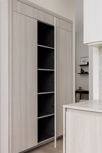 1108 688 W 57th Avenue