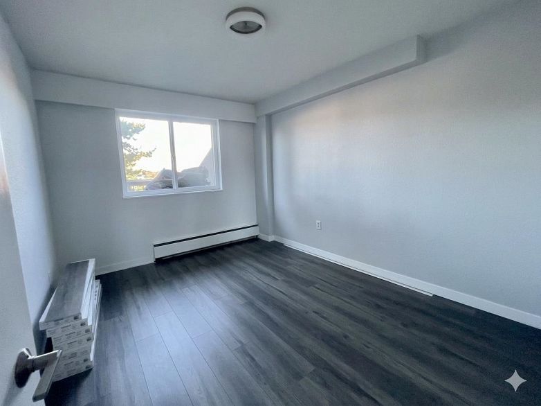 409 774 GREAT NORTHERN WAY, Vancouver BC V5T 1E1