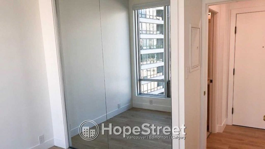 811 989 NELSON STREET, Vancouver BC V6Z 2S1