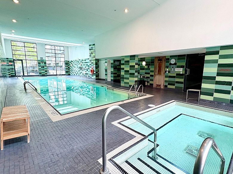 3305 33 Smithe Street