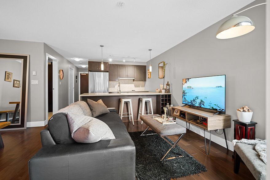 708 888 Homer Street