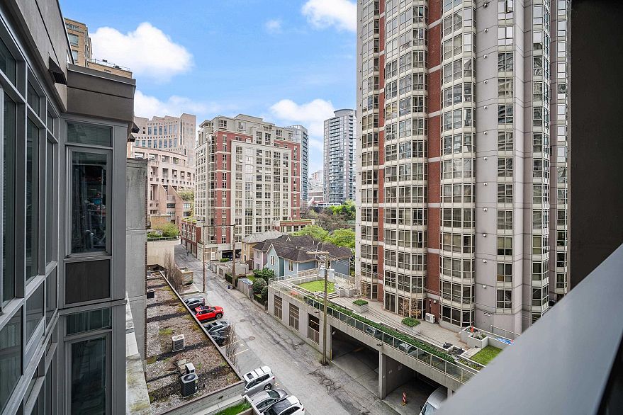 708 888 Homer Street