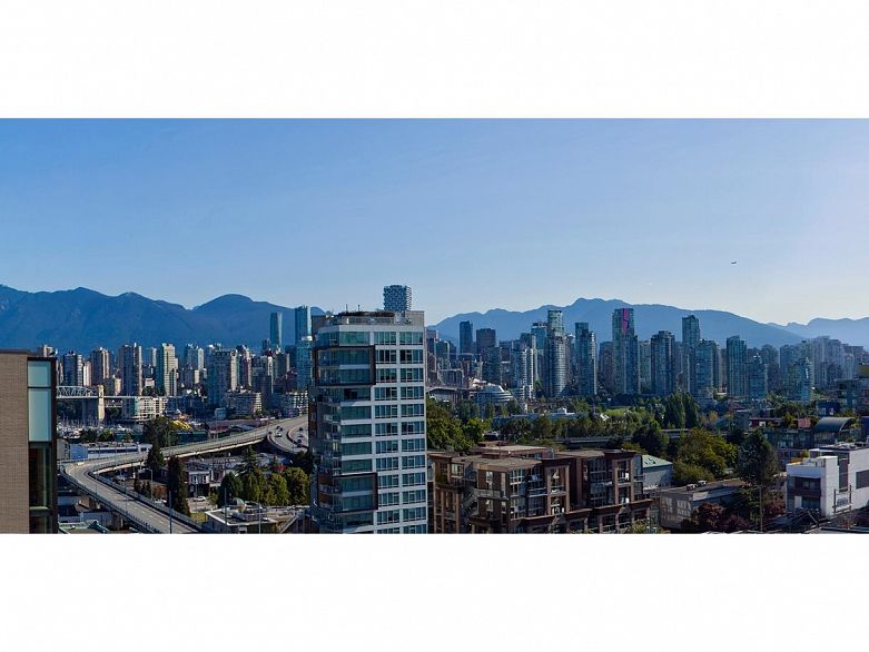 1002 2323 Fir Street