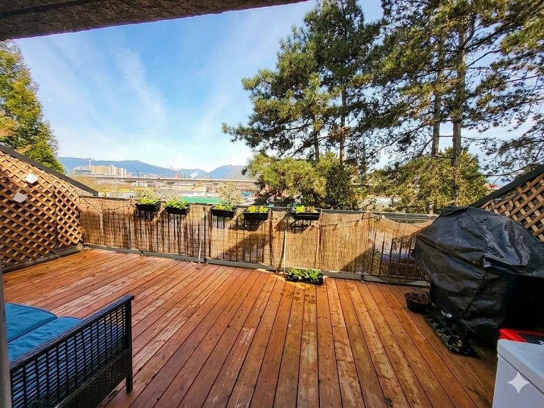 409 774 GREAT NORTHERN WAY, Vancouver BC V5T 1E1