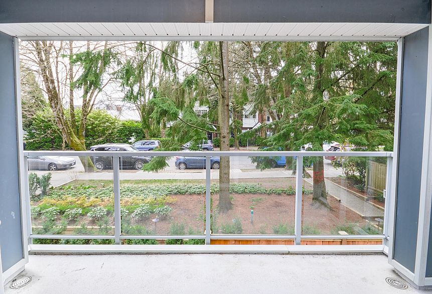 203 865 W 15th Avenue