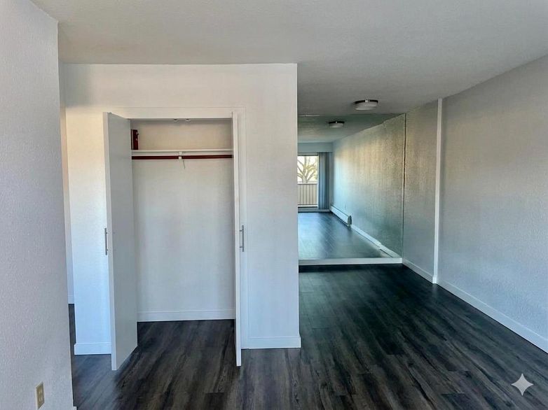 409 774 GREAT NORTHERN WAY, Vancouver BC V5T 1E1