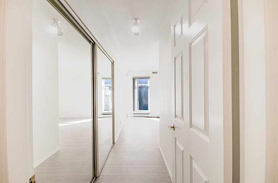 203 865 W 15th Avenue