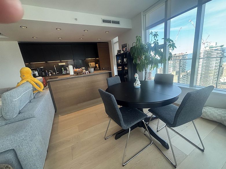 3502 1289 Hornby Street